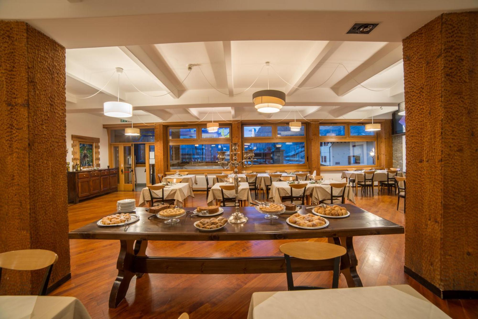 Hg Hotel Italia 布吕松 外观 照片