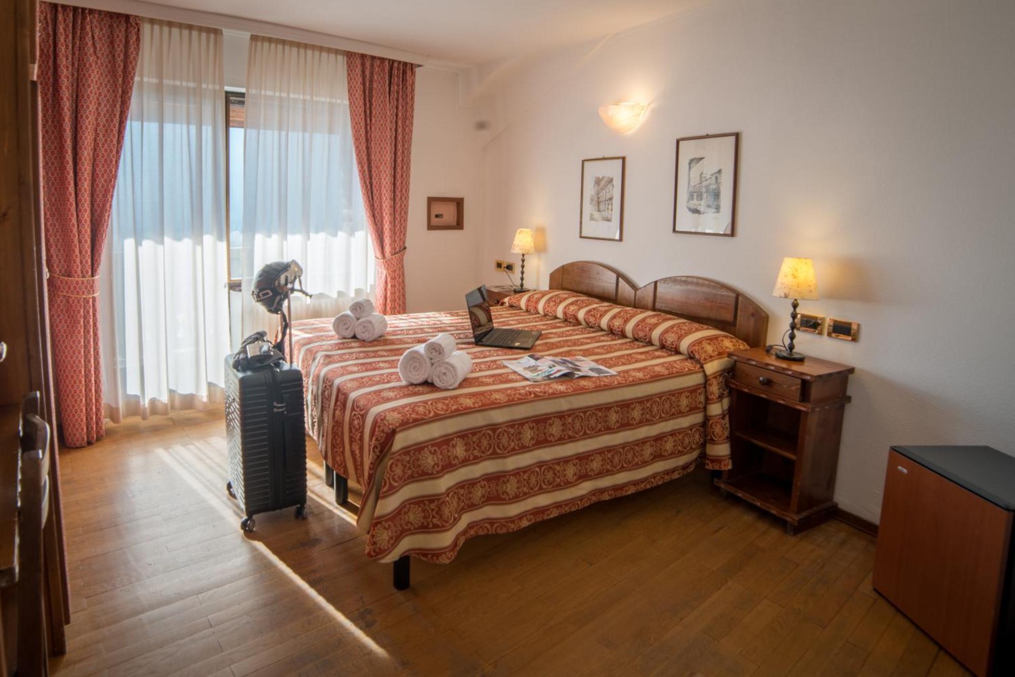 Hg Hotel Italia 布吕松 外观 照片