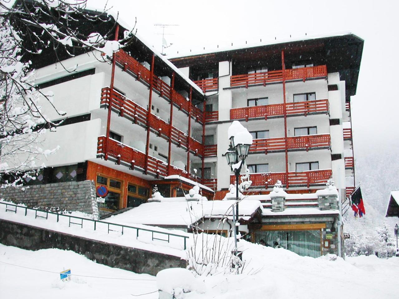Hg Hotel Italia 布吕松 外观 照片
